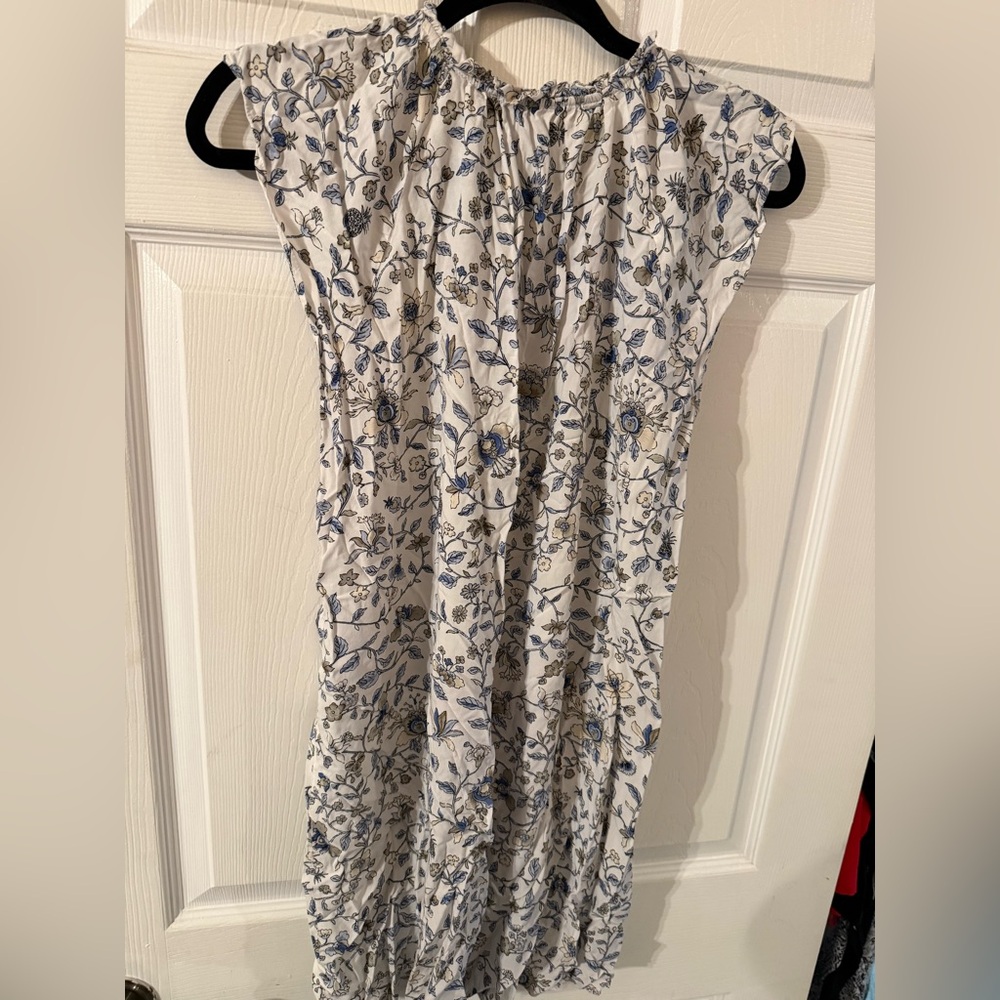 Ladies LOFT Blue Floral Ruffle V-Neck Blouse (inv# 177) - Picture 7 of 11